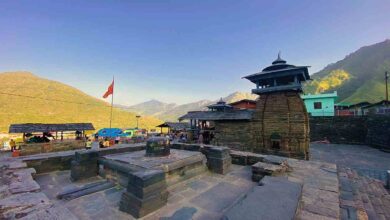 Lakhamandal shiva temple