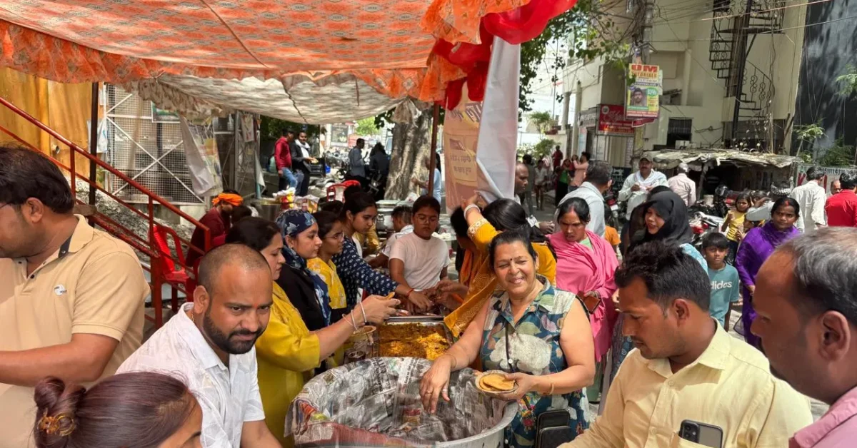 Hdfc bank officials organize grand community