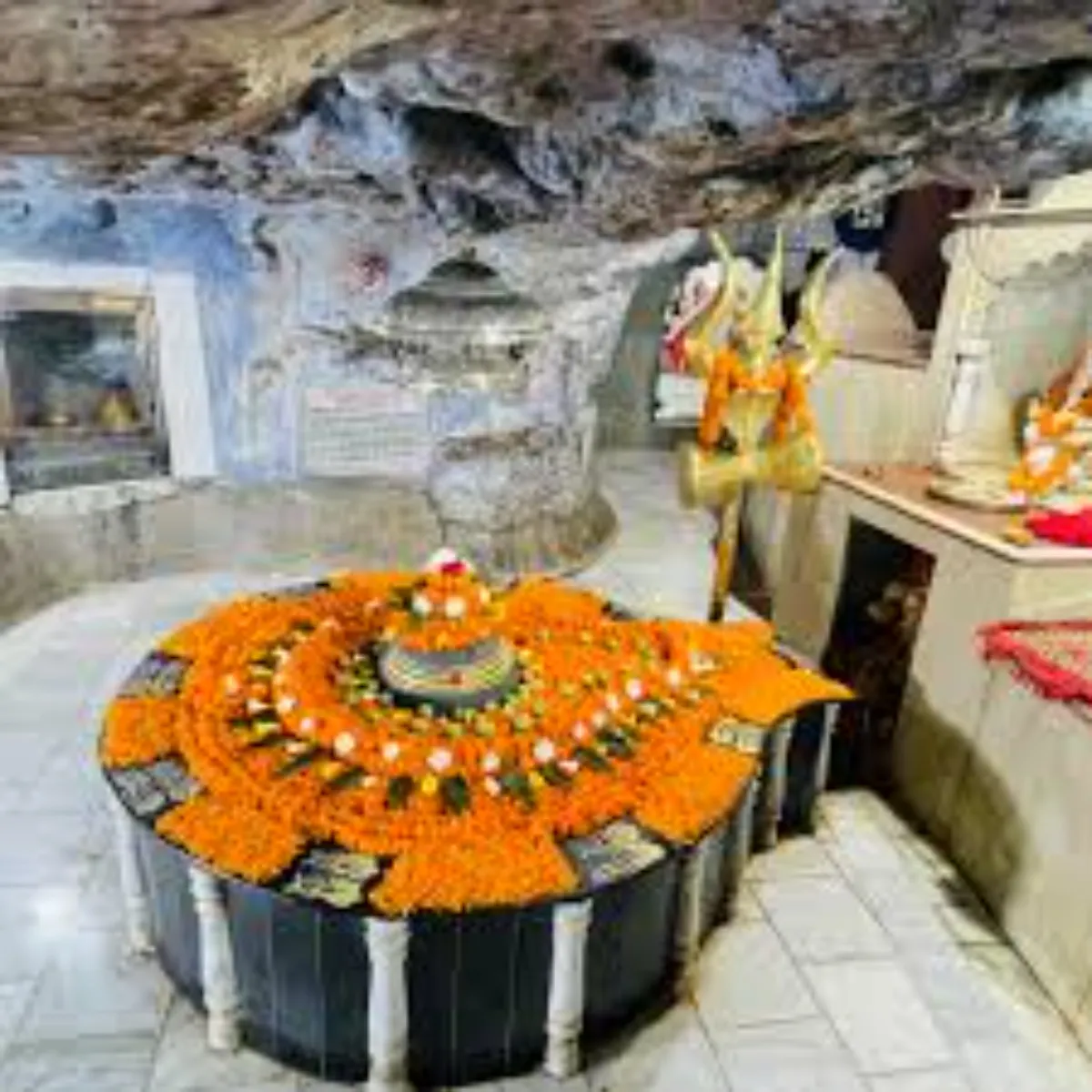 Tapkeshwar temple ancient shiva shrine dehradun